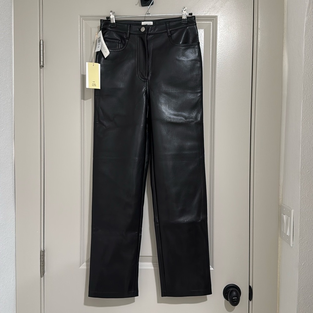 NWT Aritizia Wilfred Melina Faux Leather Pant, size 2 short, black